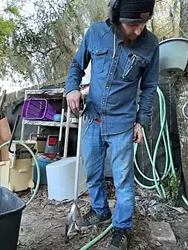 Snapshot of CloudDadddyyy420 chatting on 03/19/26, 10:58 CloudDadddyyy420 online show from 03/19/26, 10:58