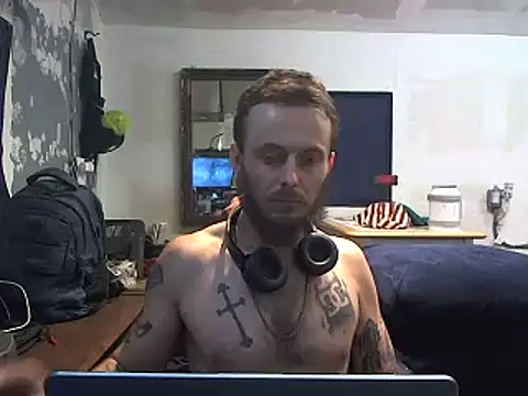 Snapshot of CloudDadddyyy420 chatting on 04/10/26, 06:18 CloudDadddyyy420 online show from 04/10/26, 06:18