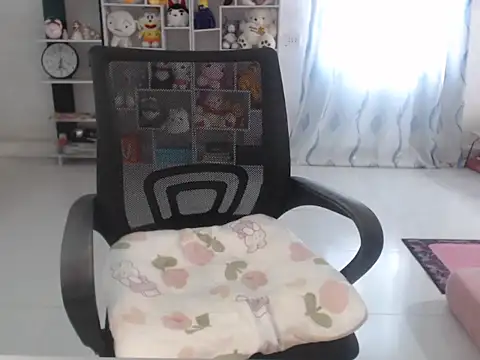 Snapshot of TinyGirls chatting on 09/19/25, 03:08 TinyGirls online show from 09/19/25, 03:08