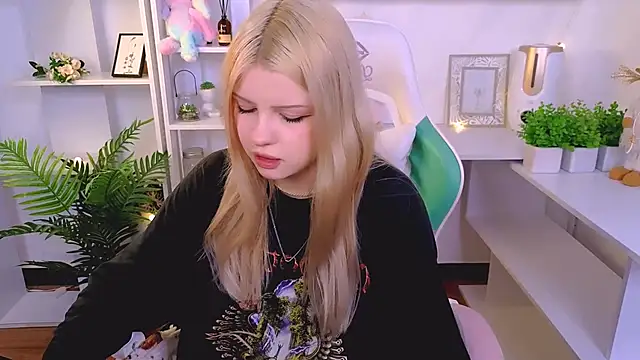 Snapshot of Grace_and__Jacob chatting on 02/27/25, 04:10 Grace and Jacob online show from 02/27/25, 04:10