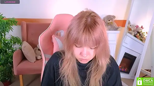 Snapshot of Grace_and__Jacob chatting on 10/17/25, 05:54 Grace and Jacob online show from 10/17/25, 05:54