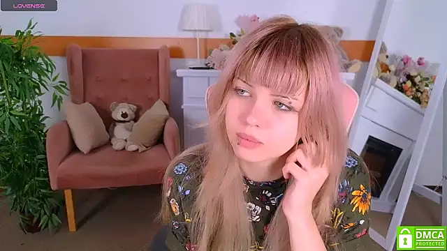 Snapshot of Grace_and__Jacob chatting on 10/18/25, 06:37 Grace and Jacob online show from 10/18/25, 06:37