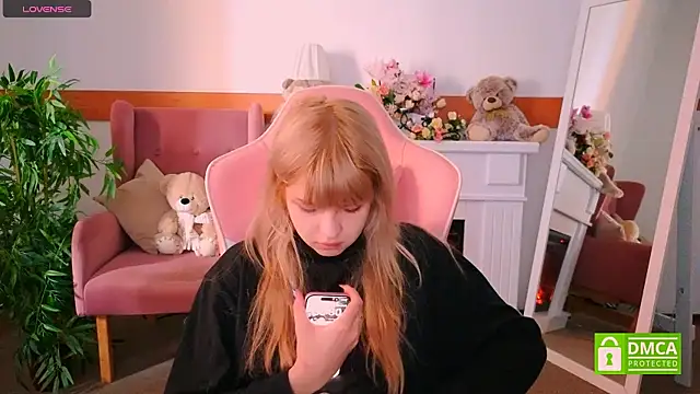 Snapshot of Grace_and__Jacob chatting on 10/30/25, 06:59 Grace and Jacob online show from 10/30/25, 06:59