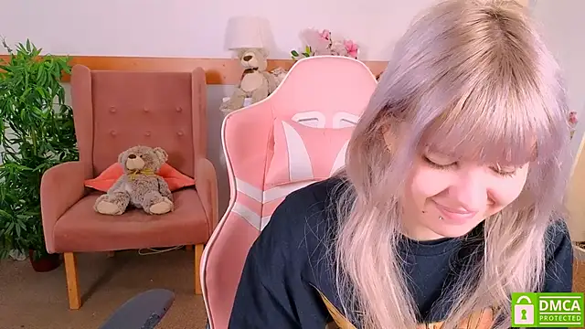 Snapshot of Grace_and__Jacob chatting on 11/19/25, 08:25 Grace and Jacob online show from 11/19/25, 08:25