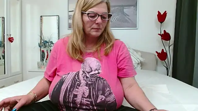 YulliaMilf online show from 03/04/26, 03:51