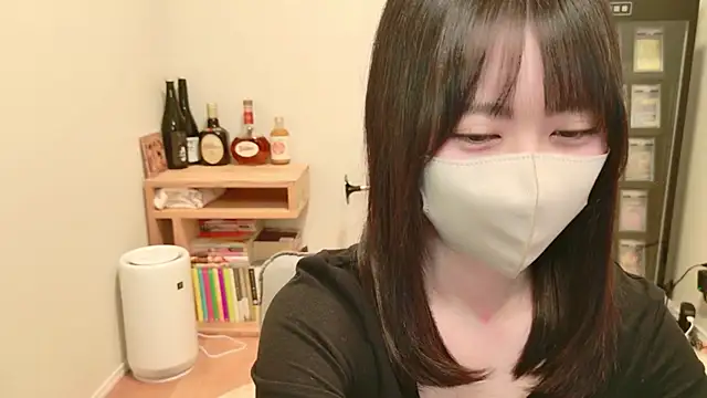 Snapshot of HIKARI_x0 chatting on 04/14/26, 02:23 HIKARI x0 online show from 04/14/26, 02:23