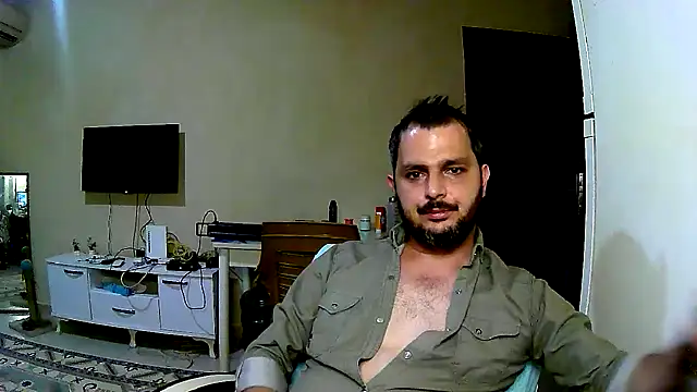 Snapshot of Coldskull69 chatting on 10/18/25, 05:35 Coldskull69 online show from 10/18/25, 05:35