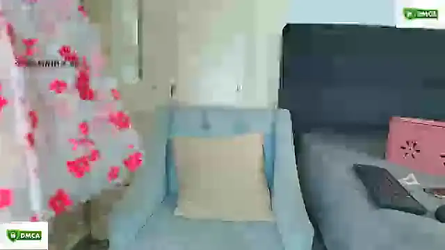 Snapshot of ximtia_xs chatting on 11/23/25, 01:11 ximtia xs online show from 11/23/25, 01:11