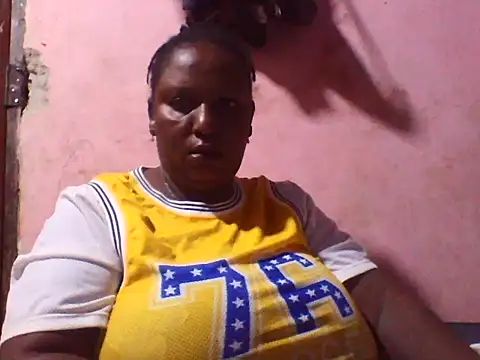 Snapshot of big_clits chatting on 03/12/26, 03:23 big clits online show from 03/12/26, 03:23