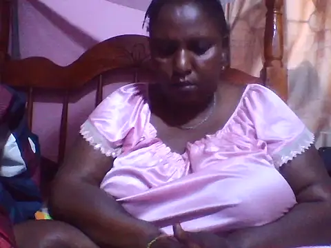 Snapshot of big_clits chatting on 04/02/26, 04:21 big clits online show from 04/02/26, 04:21