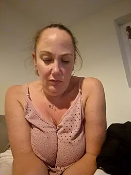 Wisie Cutie online show from 10/17/25, 10:56