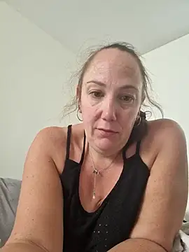 Wisie Cutie online show from 10/18/25, 01:12