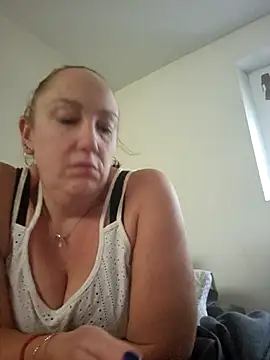 Snapshot of Wisie_Cutie chatting on 11/03/25, 03:24 Wisie Cutie online show from 11/03/25, 03:24