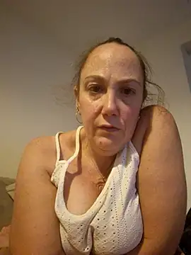 Snapshot of Wisie_Cutie chatting on 11/06/25, 10:10 Wisie Cutie online show from 11/06/25, 10:10