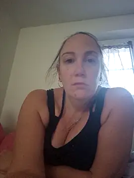 Snapshot of Wisie_Cutie chatting on 11/12/25, 03:56 Wisie Cutie online show from 11/12/25, 03:56