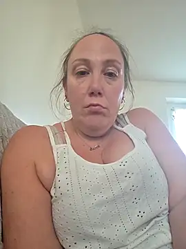 Wisie Cutie online show from 03/25/26, 05:19