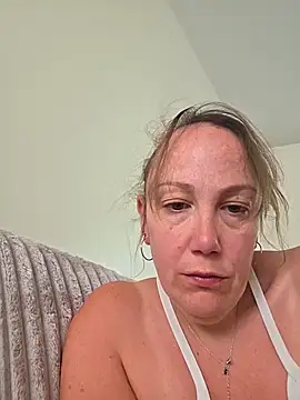 Snapshot of Wisie_Cutie chatting on 04/21/26, 10:10 Wisie Cutie online show from 04/21/26, 10:10