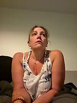 Snapshot of Wisie_Cutie chatting on 04/23/26, 08:55 Wisie Cutie online show from 04/23/26, 08:55