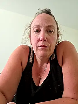 Snapshot of Wisie_Cutie chatting on 04/28/26, 04:12 Wisie Cutie online show from 04/28/26, 04:12