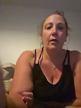 Snapshot of Wisie_Cutie chatting on 05/31/26, 10:22 Wisie Cutie online show from 05/31/26, 10:22