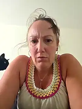 Snapshot of Wisie_Cutie chatting on 06/04/26, 03:29 Wisie Cutie online show from 06/04/26, 03:29