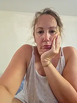 Snapshot of Wisie_Cutie chatting on 06/27/26, 09:03 Wisie Cutie online show from 06/27/26, 09:03