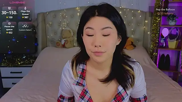 Snapshot of Wendy__Hills chatting on 12/20/24, 12:38 Wendy Hills online show from 12/20/24, 12:38