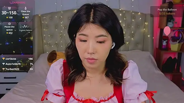 Snapshot of Wendy__Hills chatting on 12/31/24, 10:48 Wendy Hills online show from 12/31/24, 10:48