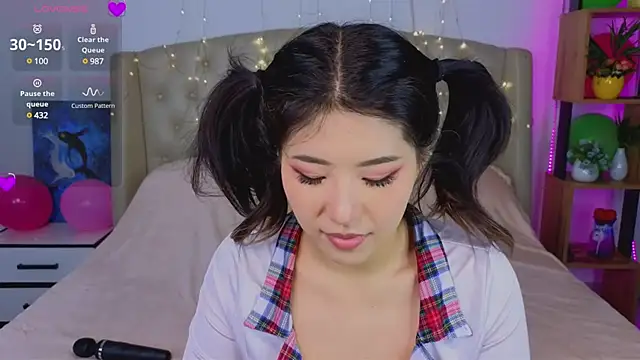 Snapshot of Wendy__Hills chatting on 02/01/25, 12:47 Wendy Hills online show from 02/01/25, 12:47