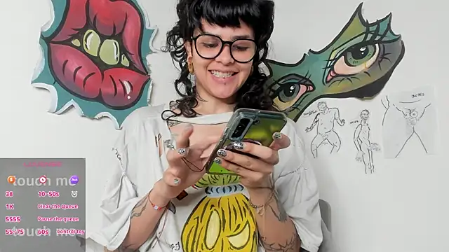 Snapshot of trinitty chatting on 04/11/26, 11:53 trinitty online show from 04/11/26, 11:53