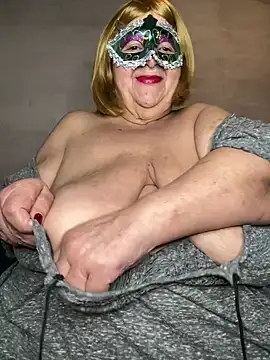 Snapshot of mariannecox chatting on 12/18/24, 08:36 mariannecox online show from 12/18/24, 08:36