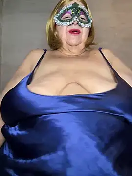 Snapshot of mariannecox chatting on 01/05/25, 01:58 mariannecox online show from 01/05/25, 01:58