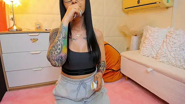 naughtycleo online show from 04/17/26, 02:36