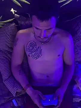 Snapshot of bugboy chatting on 03/15/26, 07:20 bugboy online show from 03/15/26, 07:20