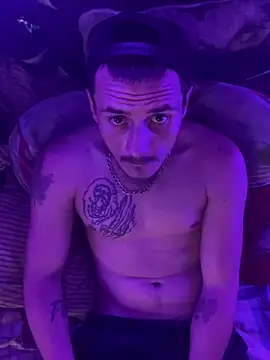 Snapshot of bugboy chatting on 03/21/26, 12:15 bugboy online show from 03/21/26, 12:15