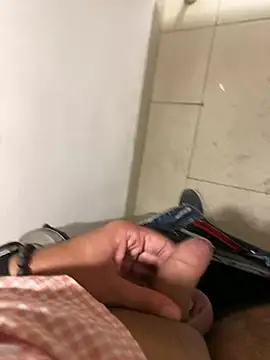 Snapshot of par_0111 chatting on 02/14/26, 08:22 par 0111 online show from 02/14/26, 08:22