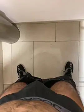 Snapshot of par_0111 chatting on 02/20/26, 09:32 par 0111 online show from 02/20/26, 09:32