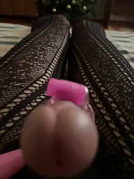 Snapshot of tannedpussy15 chatting on 02/12/25, 09:42 tannedpussy15 online show from 02/12/25, 09:42