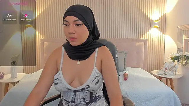 Snapshot of Sooffii_1 chatting on 01/15/25, 02:17 Sooffii 1 online show from 01/15/25, 02:17