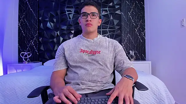 Snapshot of JeffDaltton chatting on 10/28/25, 08:11 JeffDaltton online show from 10/28/25, 08:11