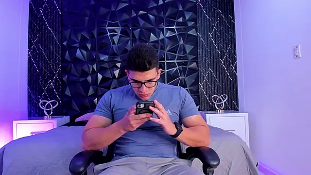 Snapshot of JeffDaltton chatting on 11/12/25, 08:19 JeffDaltton online show from 11/12/25, 08:19