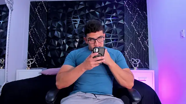 Snapshot of JeffDaltton chatting on 11/13/25, 08:41 JeffDaltton online show from 11/13/25, 08:41