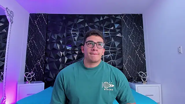 Snapshot of JeffDaltton chatting on 11/17/25, 08:03 JeffDaltton online show from 11/17/25, 08:03