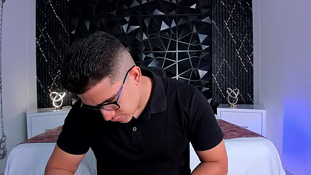 Snapshot of JeffDaltton chatting on 11/24/25, 08:30 JeffDaltton online show from 11/24/25, 08:30