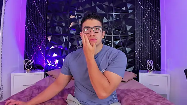 Snapshot of JeffDaltton chatting on 12/15/25, 08:24 JeffDaltton online show from 12/15/25, 08:24