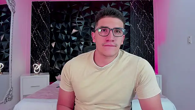 Snapshot of JeffDaltton chatting on 12/17/25, 08:15 JeffDaltton online show from 12/17/25, 08:15