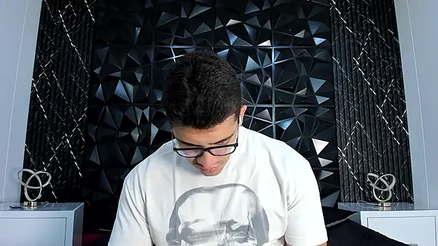 Snapshot of JeffDaltton chatting on 03/20/26, 12:21 JeffDaltton online show from 03/20/26, 12:21