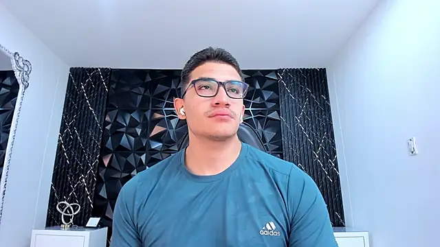 Snapshot of JeffDaltton chatting on 04/02/26, 12:47 JeffDaltton online show from 04/02/26, 12:47