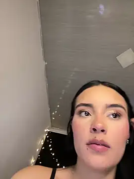 Snapshot of salome_polaniiee chatting on 12/27/24, 08:56 salome polaniiee online show from 12/27/24, 08:56