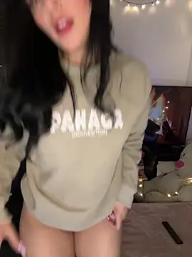 Snapshot of salome_polaniiee chatting on 02/04/25, 06:25 salome polaniiee online show from 02/04/25, 06:25